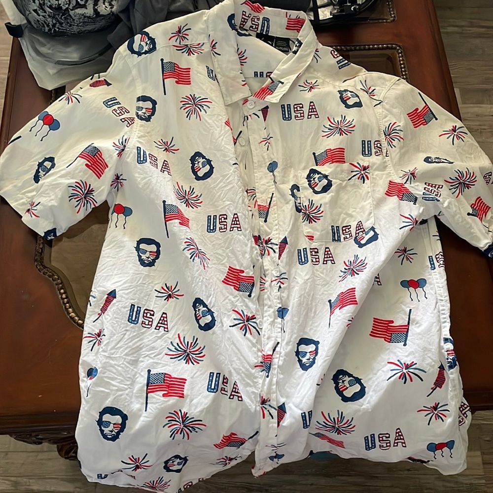 MAD Engine XL  4th of July shirt